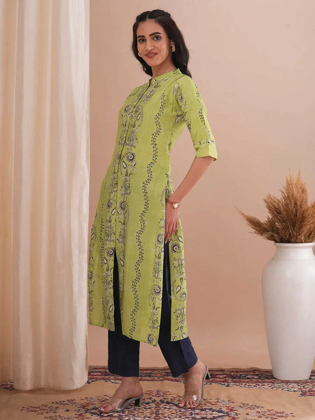 Ethnic Floral Printed Straight Fit Kurta - Green