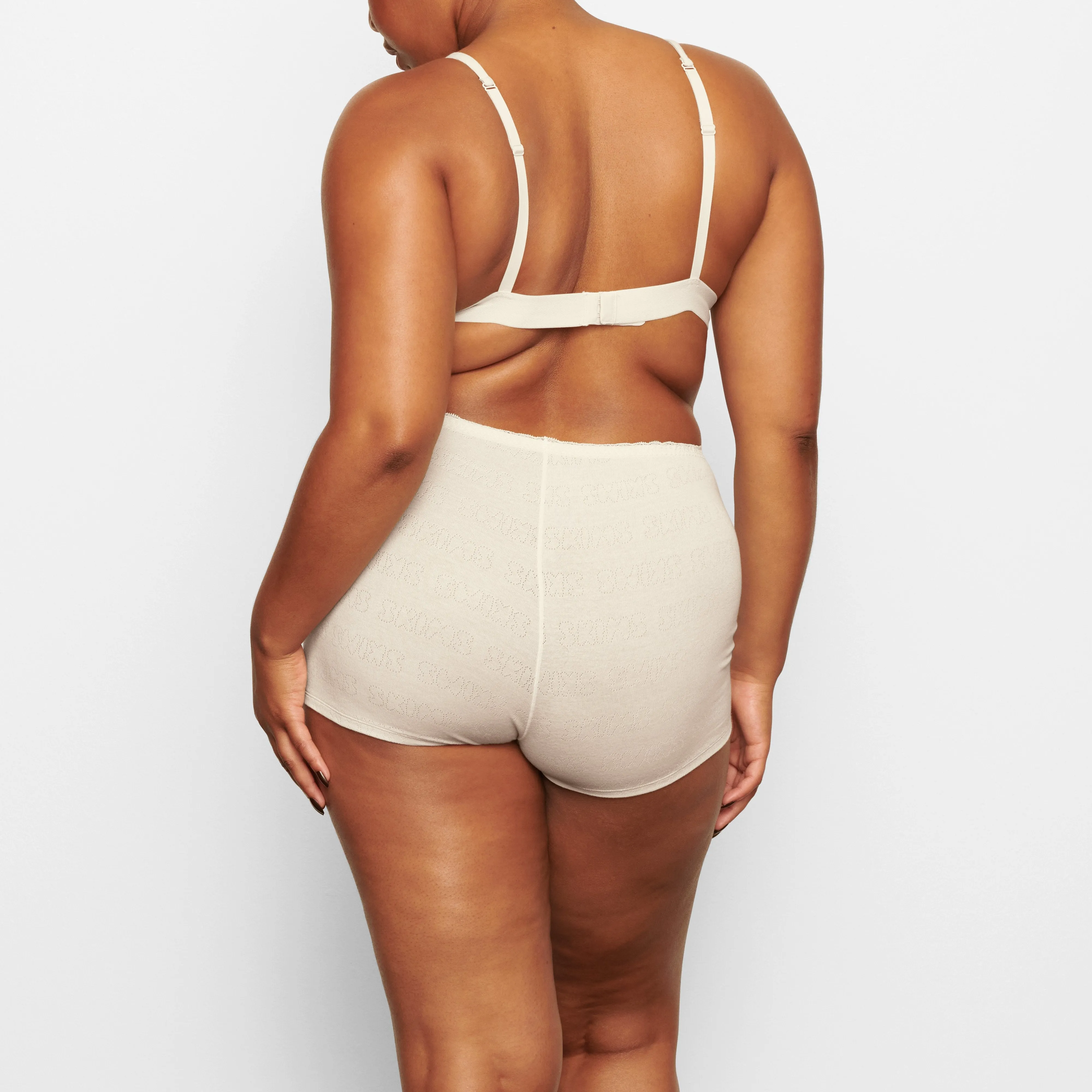 LACE POINTELLE HOT SHORT | BONE